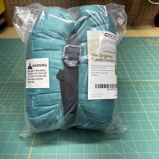 Almohada ajustable para camping de viaje Coop Home Goods espuma viscoelástica y microfibra NUEVA