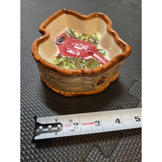 Cuenco de cerámica con forma de hoja Sonoma Home Goods Cardinal Bird