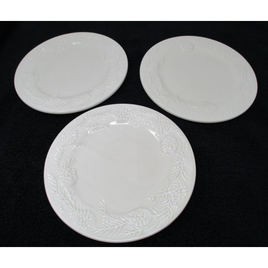 Juego de tres platos de piña blanca en relieve Sonoma Home Goods de 8