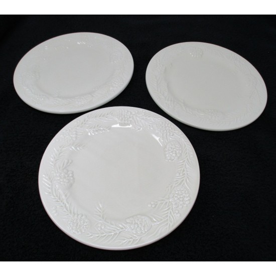 Juego de tres platos de piña blanca en relieve Sonoma Home Goods de 8