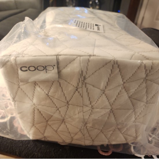 Almohada de soporte para rodilla The Coop Home Goods